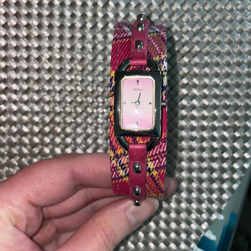 Guess Watch - Picture 2 of 5